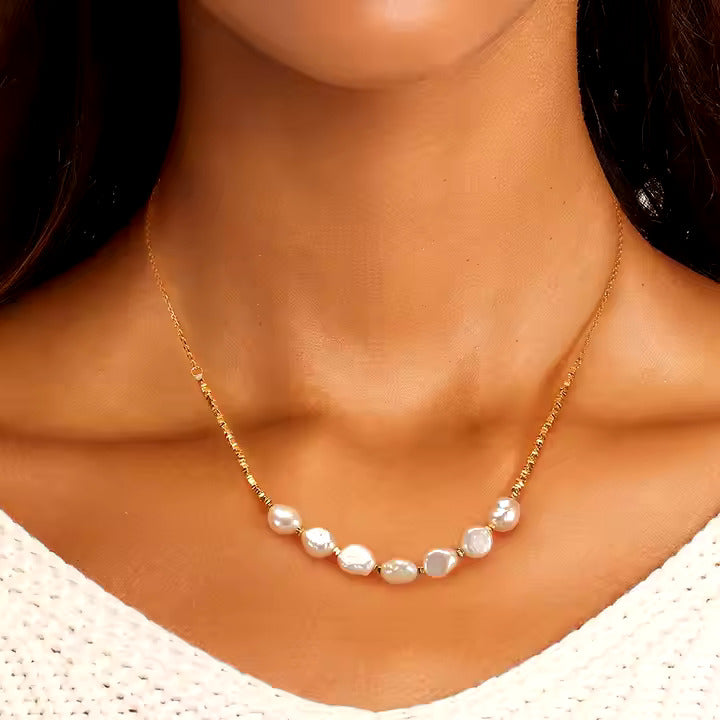 Freshwater pearl necklace with round, lustrous pearls on an elegant strand, ideal for weddings, formal events, or everyday sophistication. Perfect gift for women, crafted with high-quality freshwater pearls.